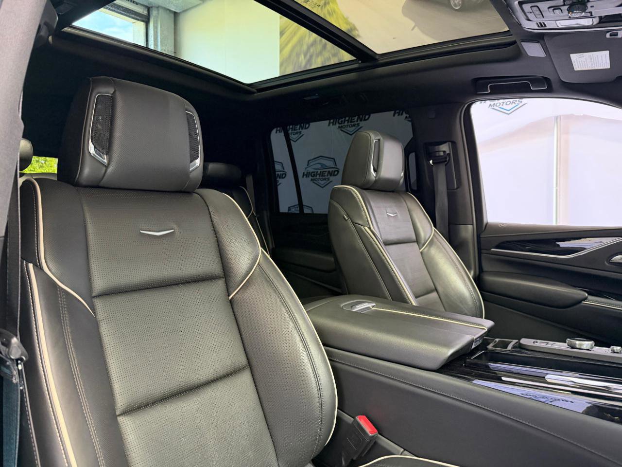 Used 2023 Cadillac Escalade ESV Sport AWD/4WD image 32
