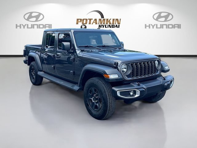 Used 2025 Jeep Gladiator Sport AWD/4WD image 3