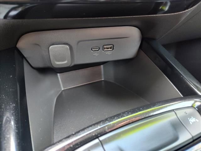 Certified 2024 Chevrolet Trax LT w/ LT Convenience Package image 20