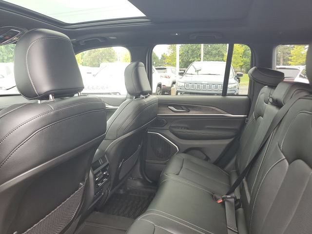 New 2026 Jeep Grand Cherokee Limited AWD/4WD image 10