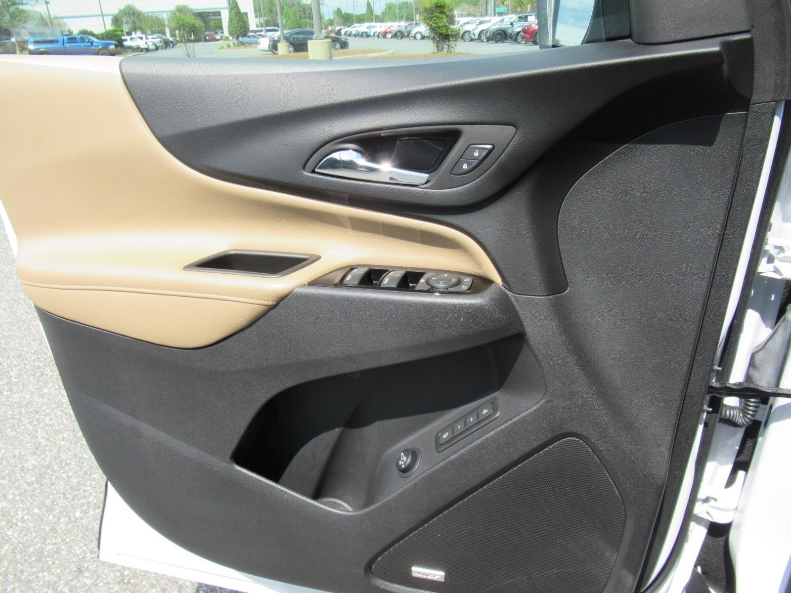 Used 2023 Chevrolet Equinox Premier FWD image 19