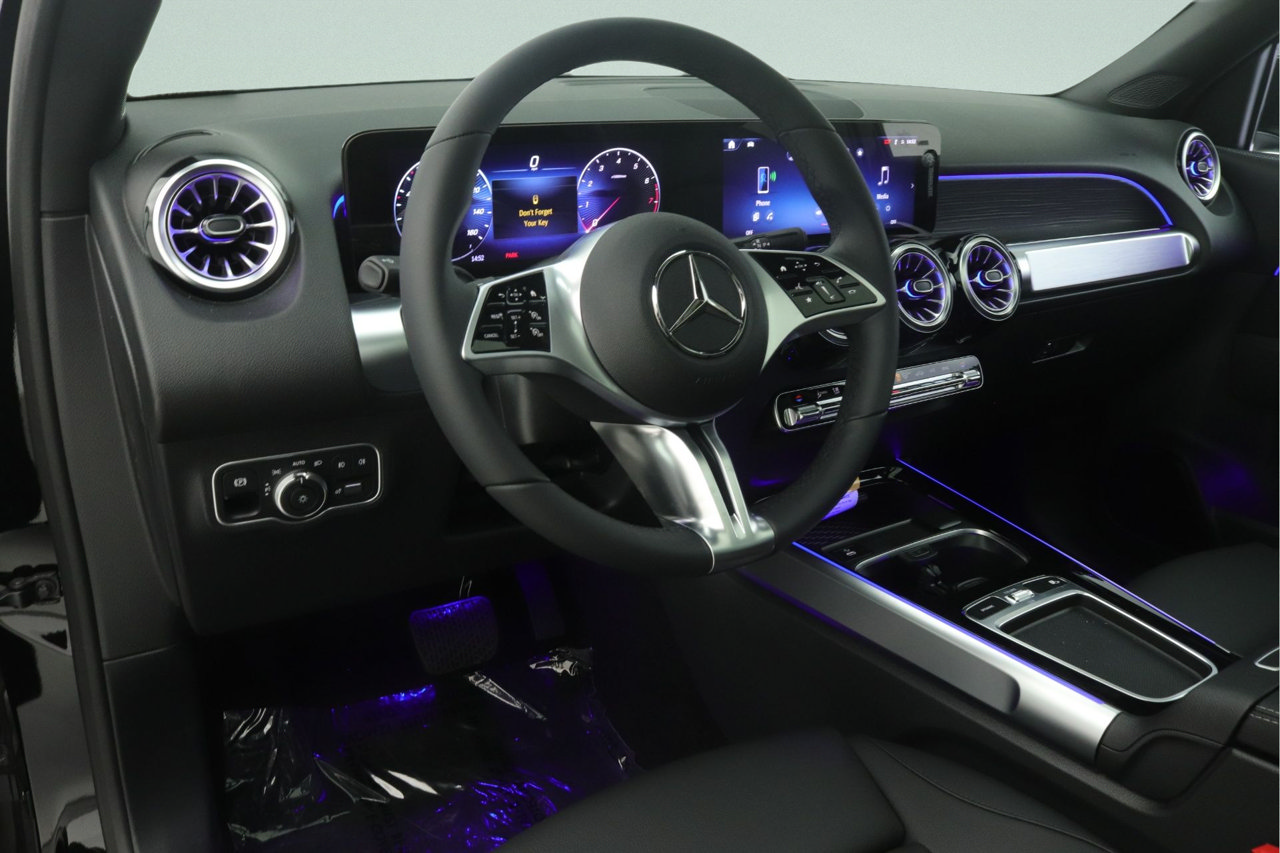 New 2026 Mercedes-Benz GLB 250 image 4