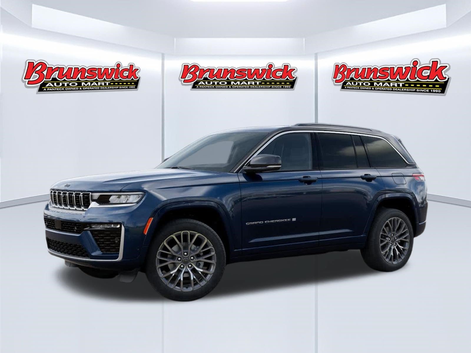 New 2027 Jeep Grand Cherokee Summit AWD/4WD image 2