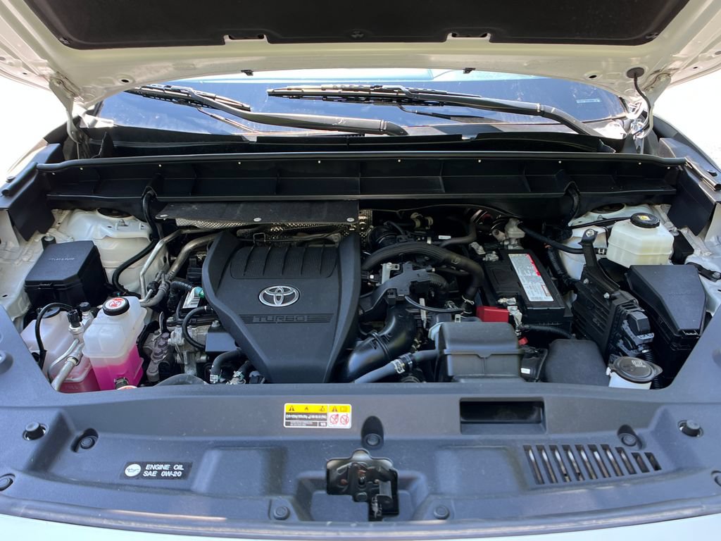 Certified 2024 Toyota Highlander LE AWD/4WD image 23