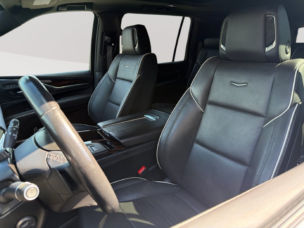 Used 2024 Cadillac Escalade ESV Premium Luxury w/ Performance Package AWD/4WD image 13
