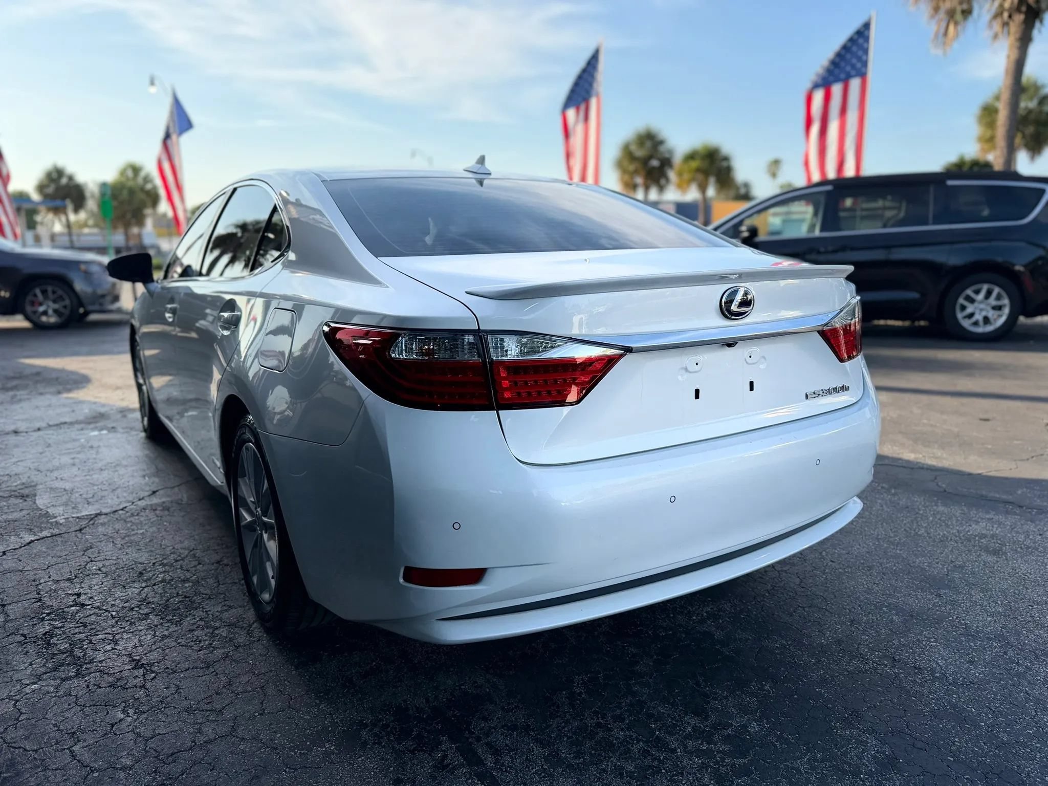 Used 2013 Lexus ES 300h w/ Luxury Pkg FWD image 8