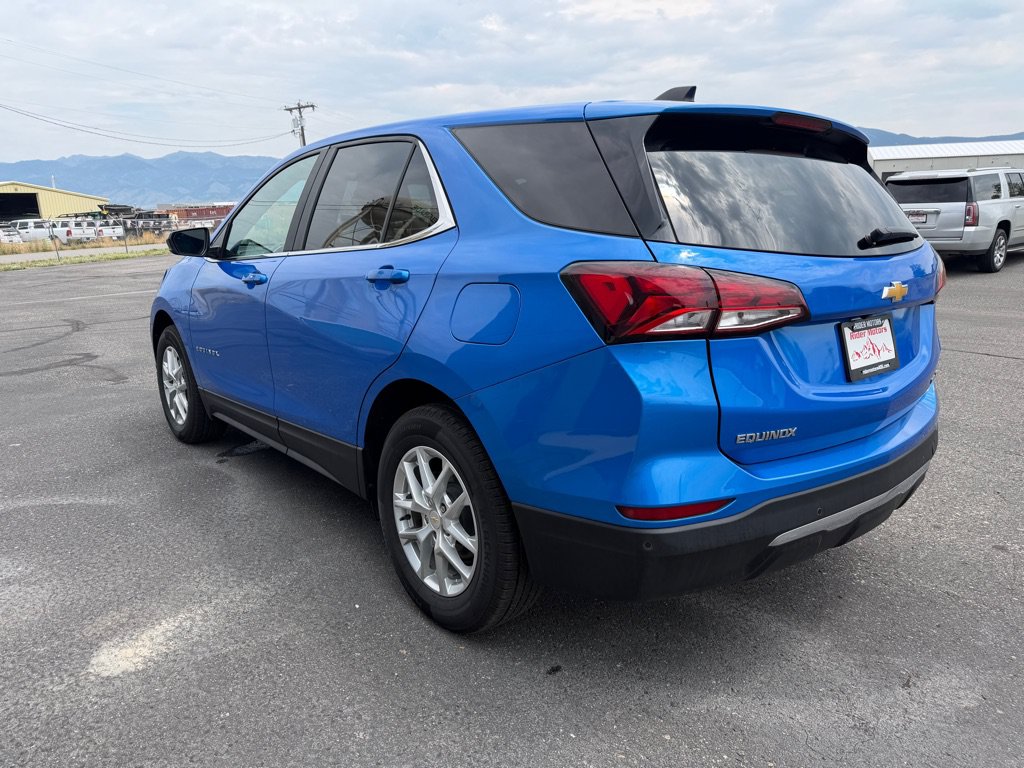 Used 2024 Chevrolet Equinox LT AWD/4WD image 3