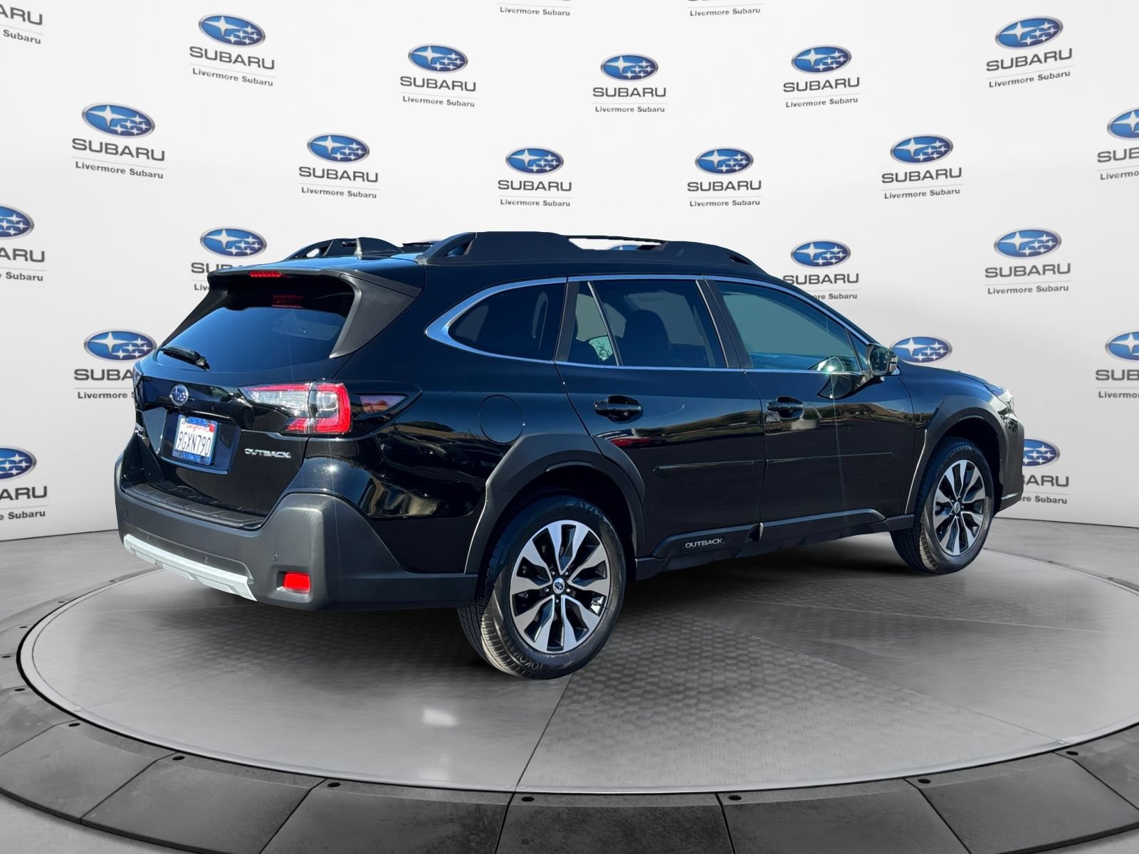Certified 2023 Subaru Outback Limited AWD/4WD image 6