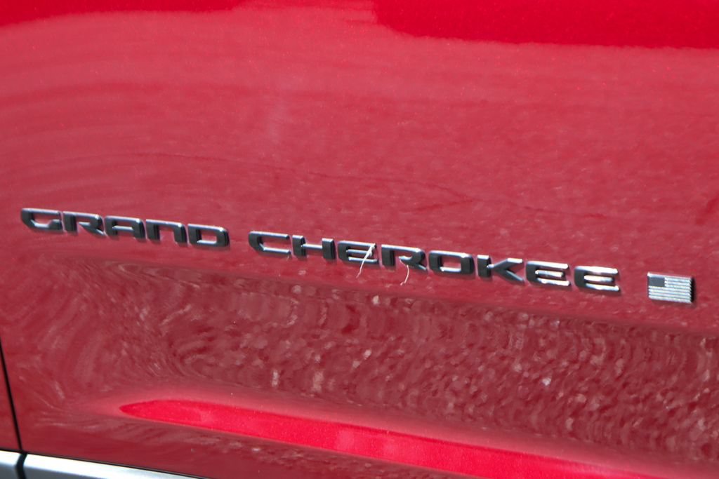 Used 2024 Jeep Grand Cherokee Altitude RWD image 47