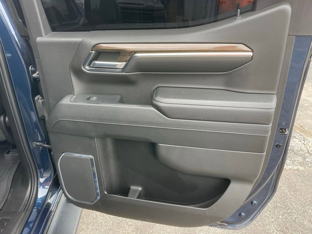 Used 2023 Chevrolet Silverado 1500 LT Trail Boss w/ Convenience Package II image 25