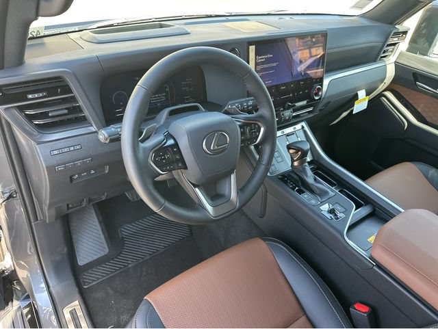 New 2026 Lexus GX 550 w/ Accessory Package (Z1) AWD/4WD image 13