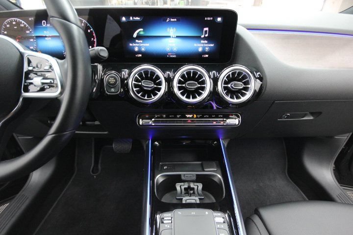 Used 2022 Mercedes-Benz GLA 250 4MATIC image 24