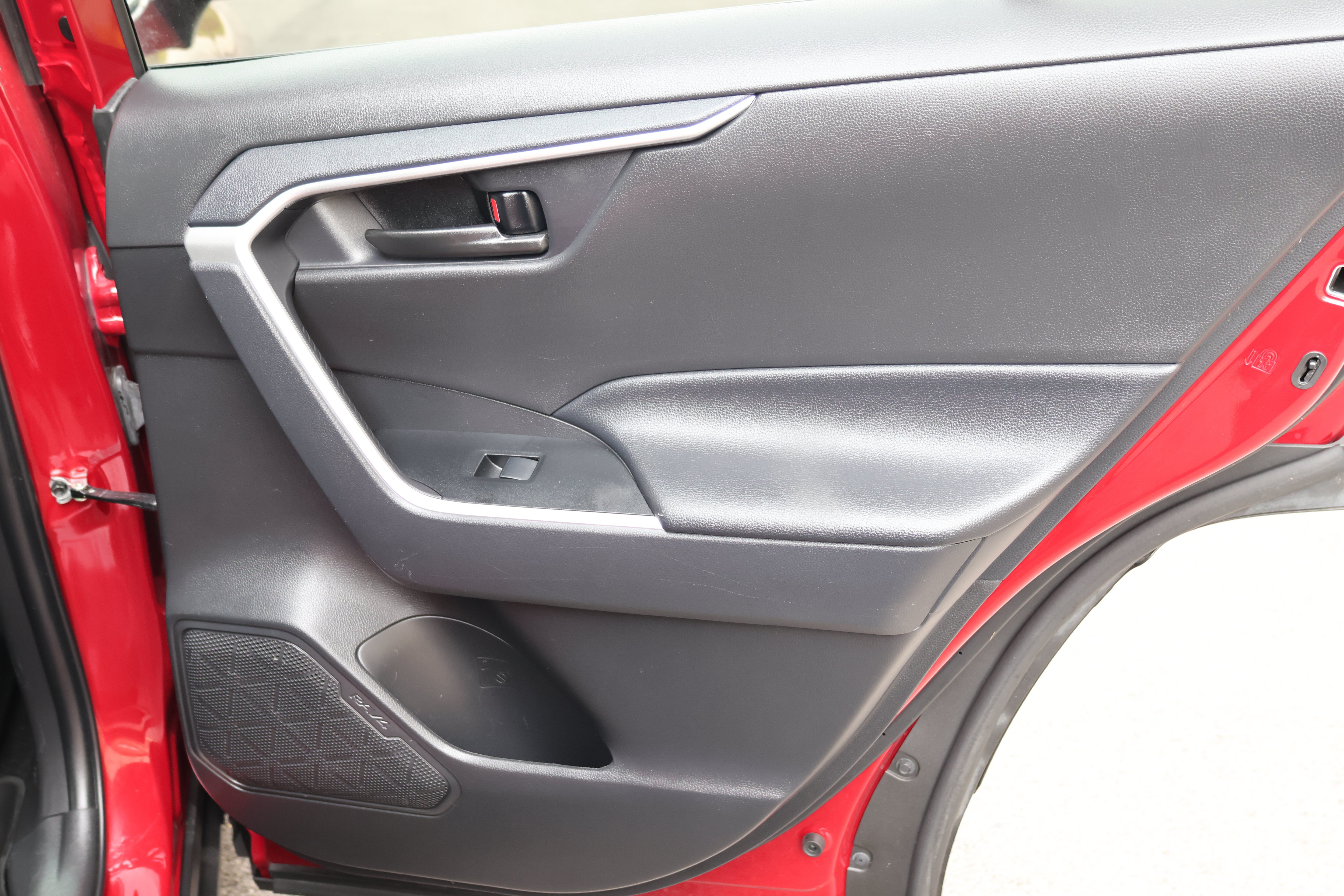 Used 2025 Toyota RAV4 LE AWD/4WD image 17