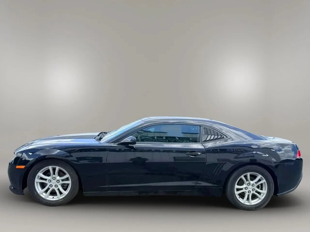 Used 2015 Chevrolet Camaro LS RWD image 4
