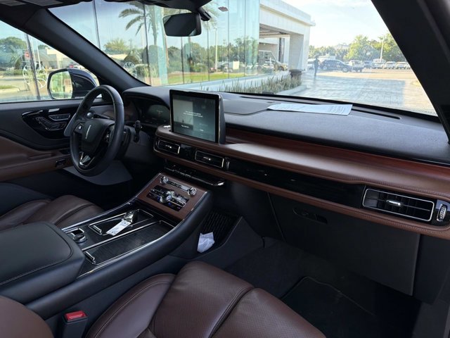 Certified 2023 Lincoln Aviator Reserve w/ Equipment Group 201A image 21