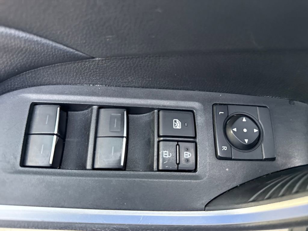 Used 2022 Toyota RAV4 XLE image 15