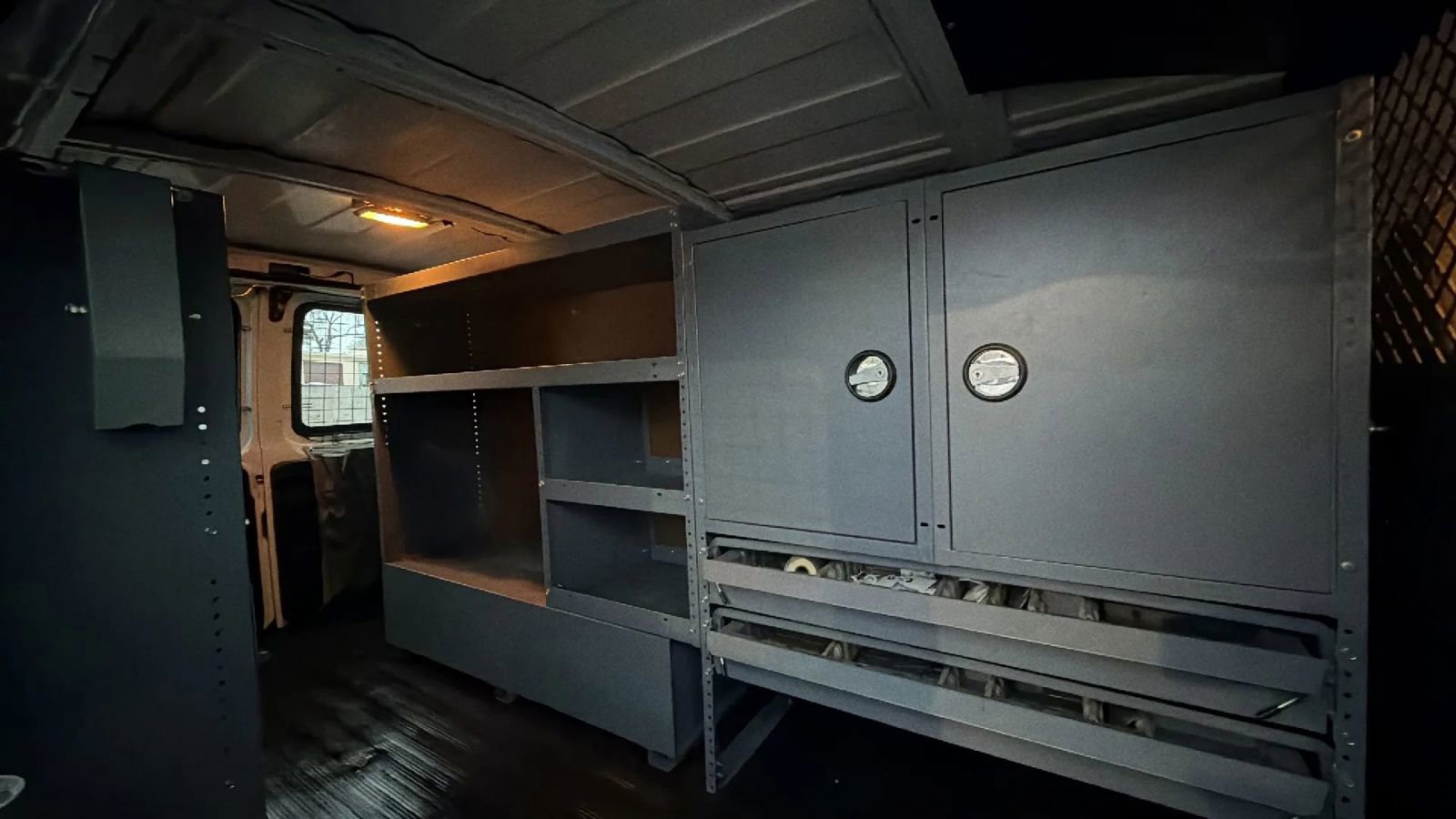 Used 2009 Chevrolet Express 2500 Van 3D image 13