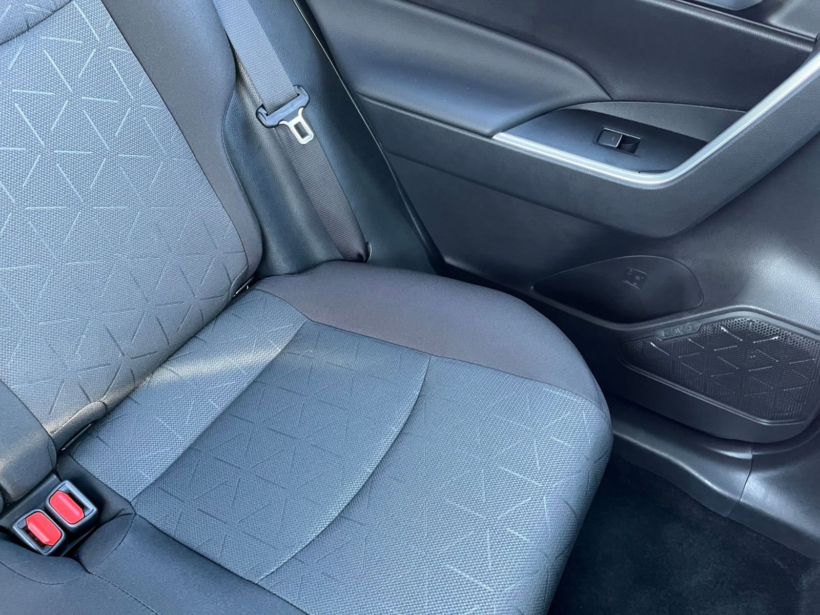 Used 2025 Toyota RAV4 XLE w/ Convenience Package image 40