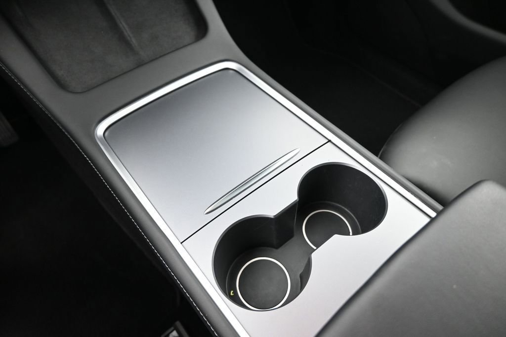 Used 2023 Tesla Model Y AWD image 14