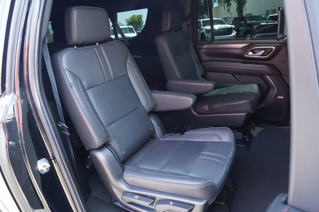 Certified 2023 Chevrolet Suburban RST w/ Sport Performance Package AWD/4WD image 9
