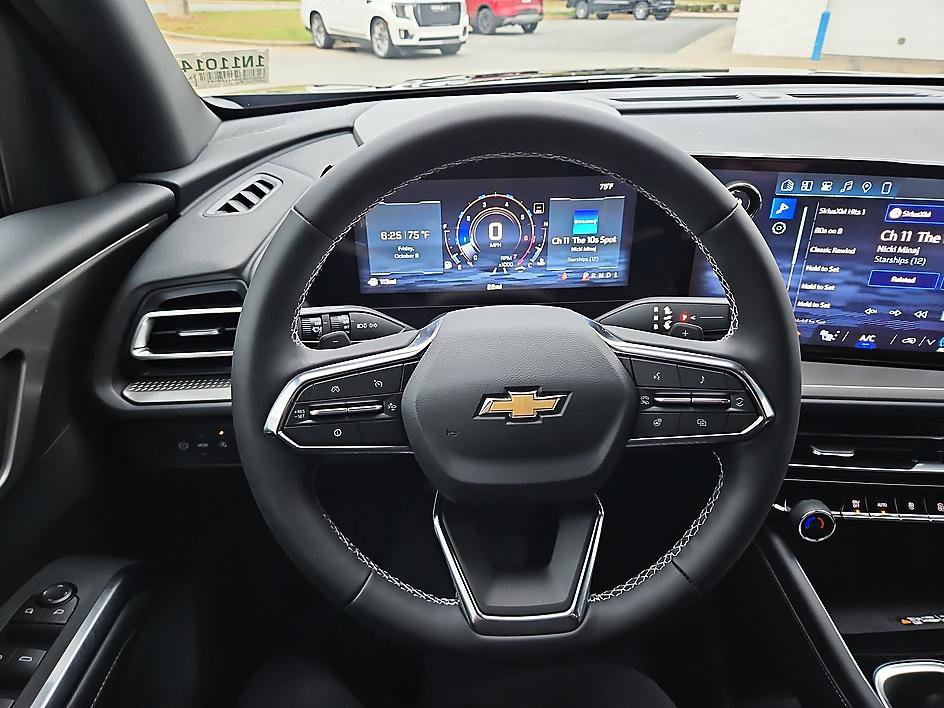 New 2027 Chevrolet Traverse LT FWD image 17