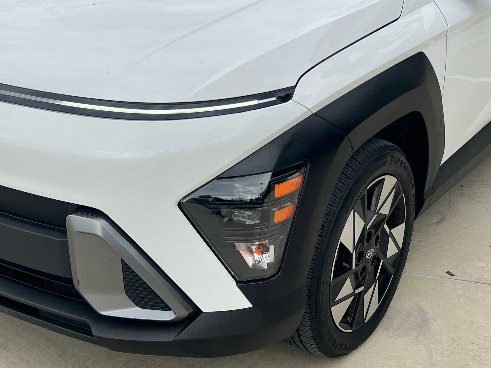 Used 2024 Hyundai Kona SEL FWD image 4