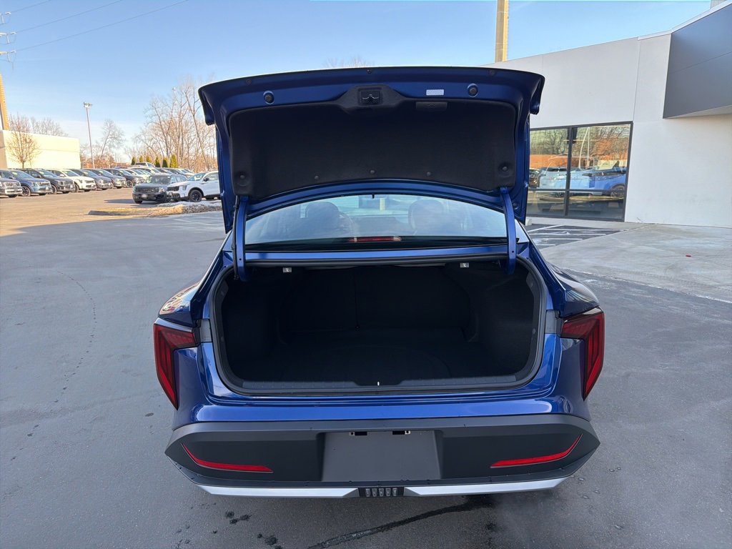 New 2025 Kia K4 LXS image 18