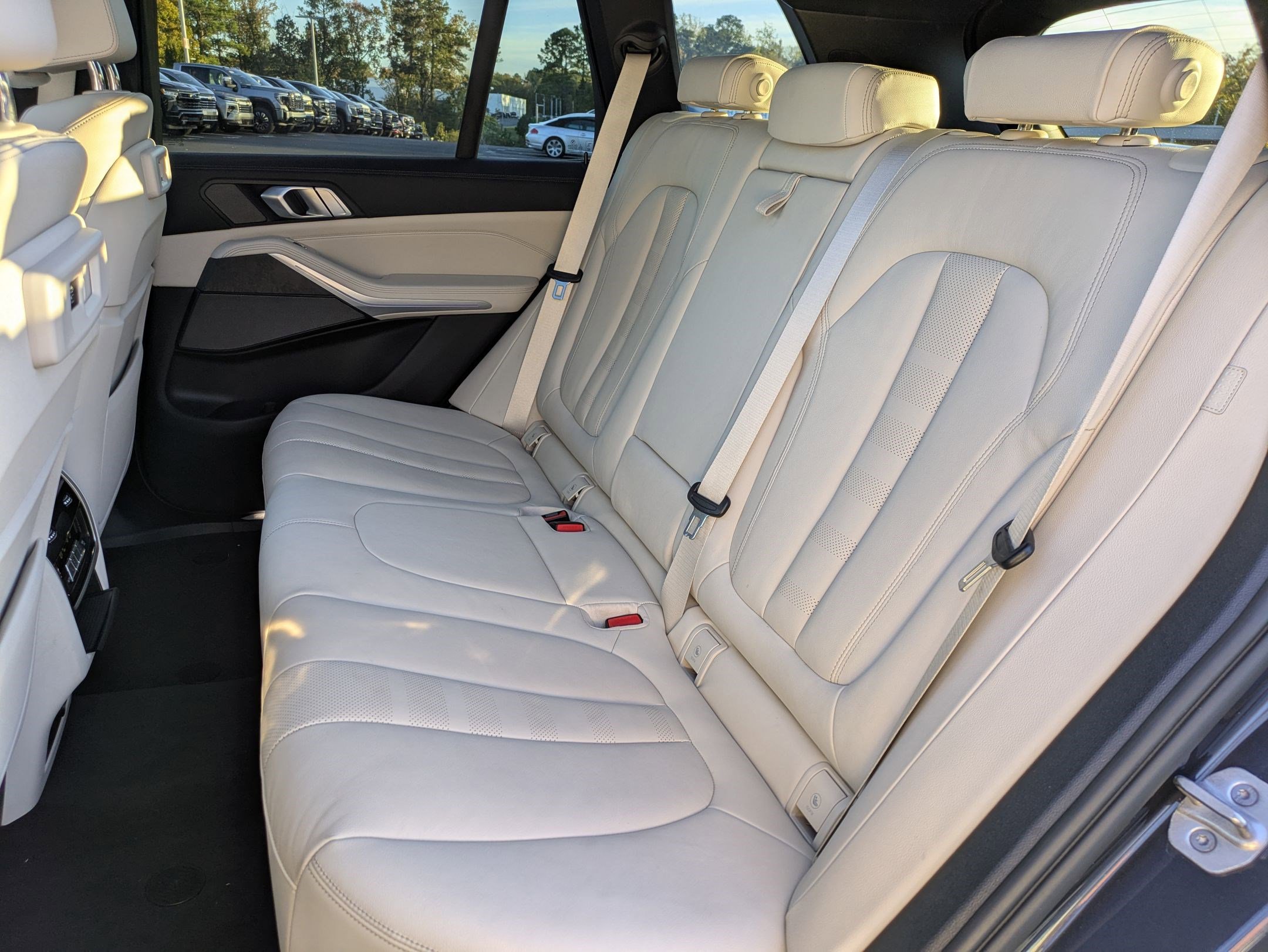 Used 2021 BMW X5 sDrive40i w/ M Sport Package image 29