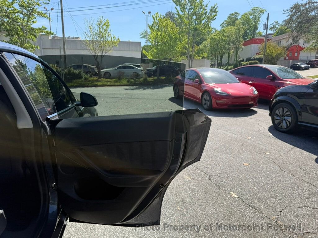 Used 2021 Tesla Model Y Long Range AWD/4WD image 15