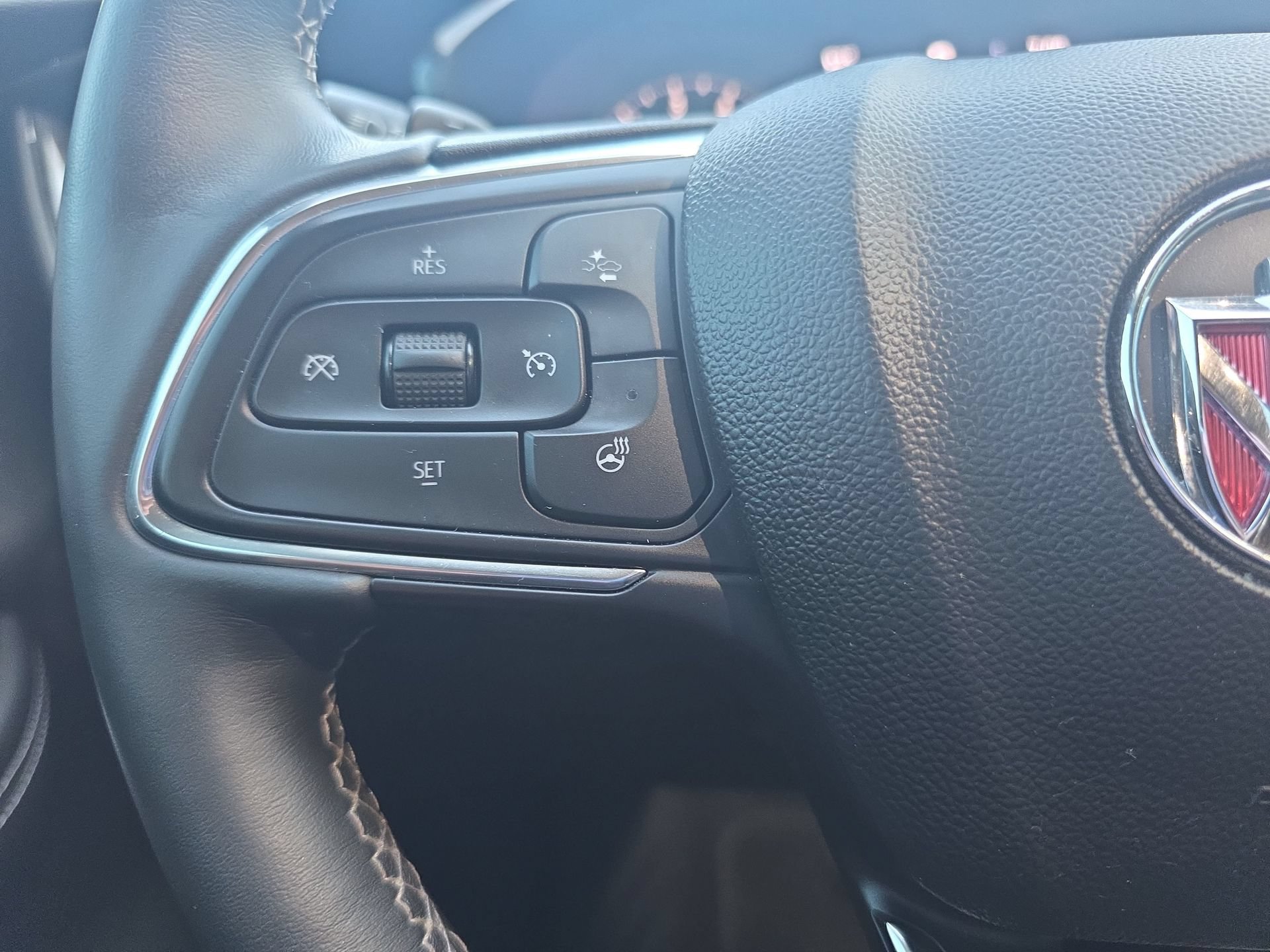 Used 2023 Buick Envision Essence FWD image 17