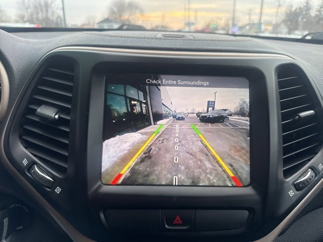 Used 2016 Jeep Cherokee Latitude w/ Cold Weather Group image 16