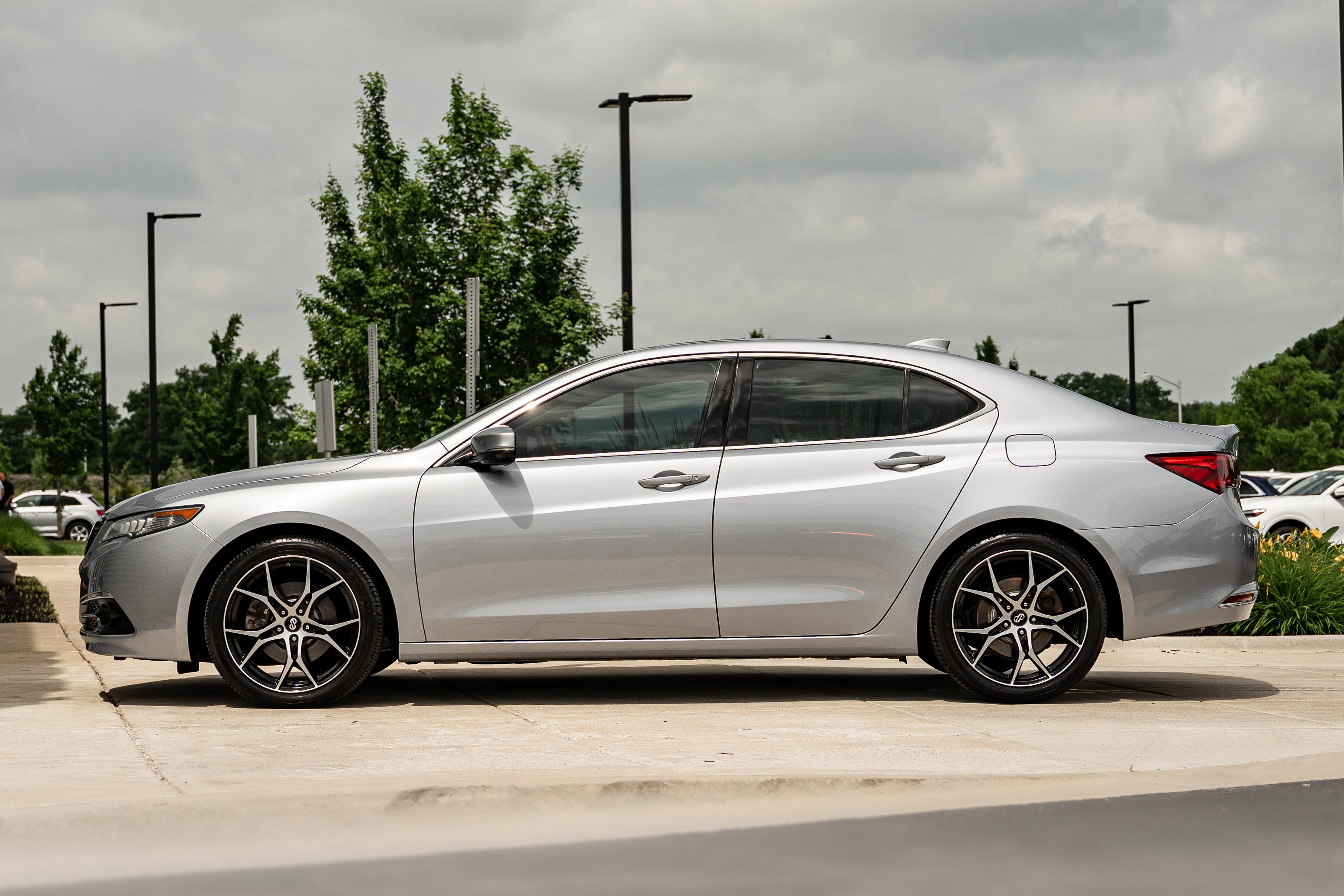 Used 2015 Acura TLX w/ Technology Package FWD image 6