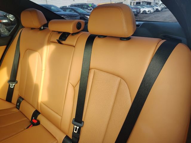 Used 2023 BMW 330i xDrive 330i xDrive w/ Premium Package image 32