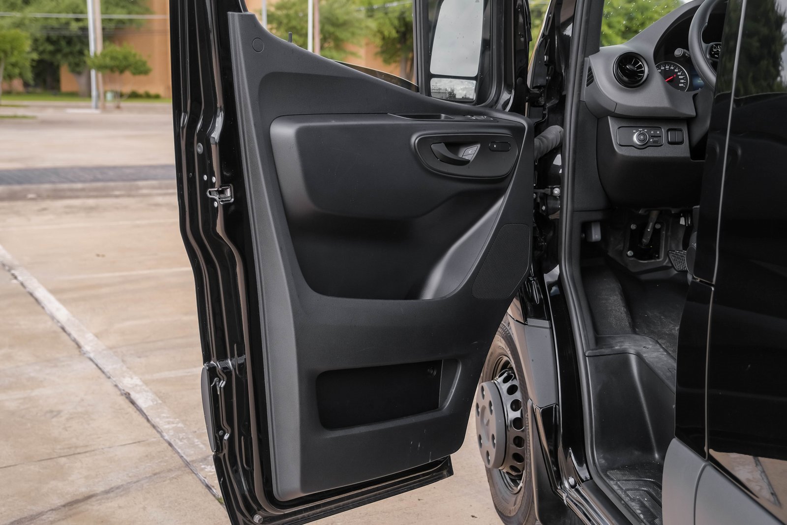 Used 2024 Mercedes-Benz Sprinter 3500 image 67