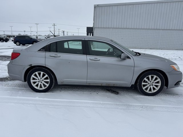 Used 2014 Chrysler 200 Touring w/ Cold Weather Group image 4