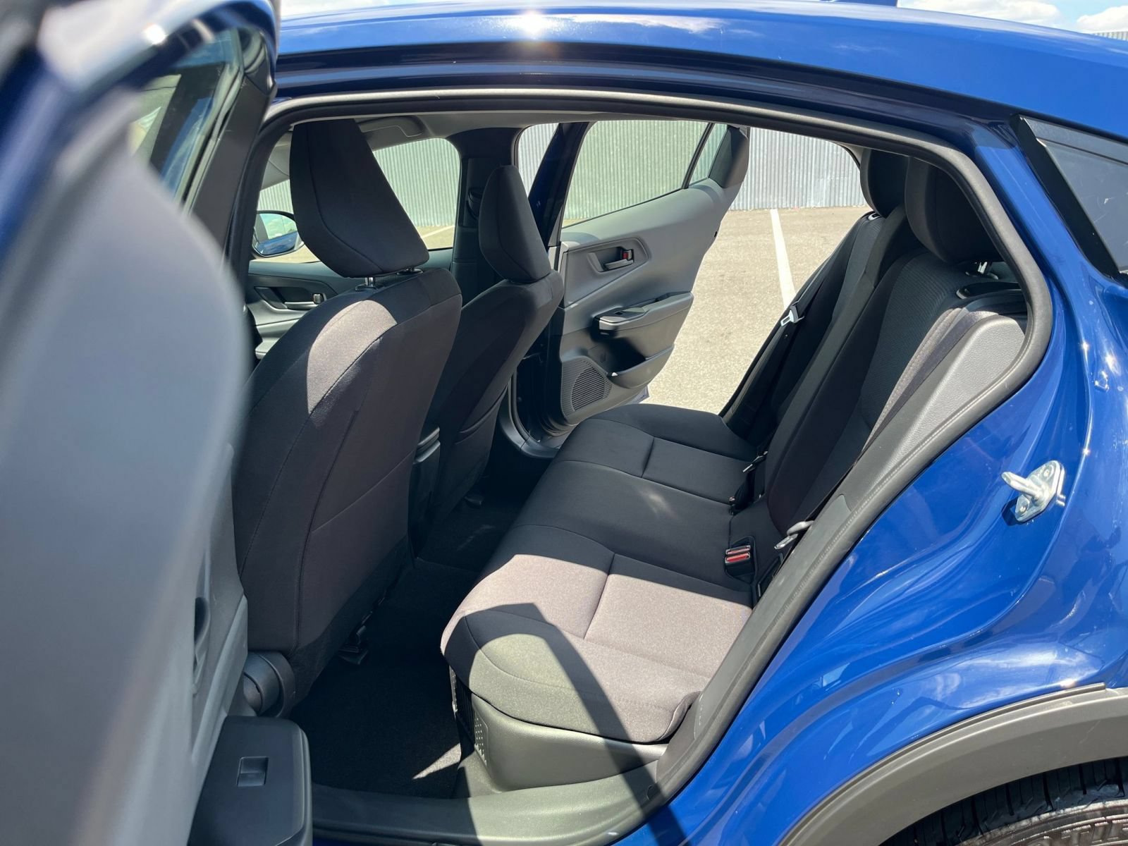 Used 2025 Toyota Prius LE FWD image 25