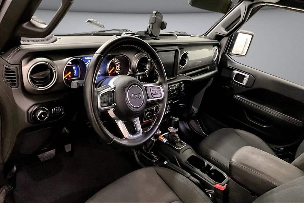 Used 2019 Jeep Wrangler Unlimited Sahara AWD/4WD image 17