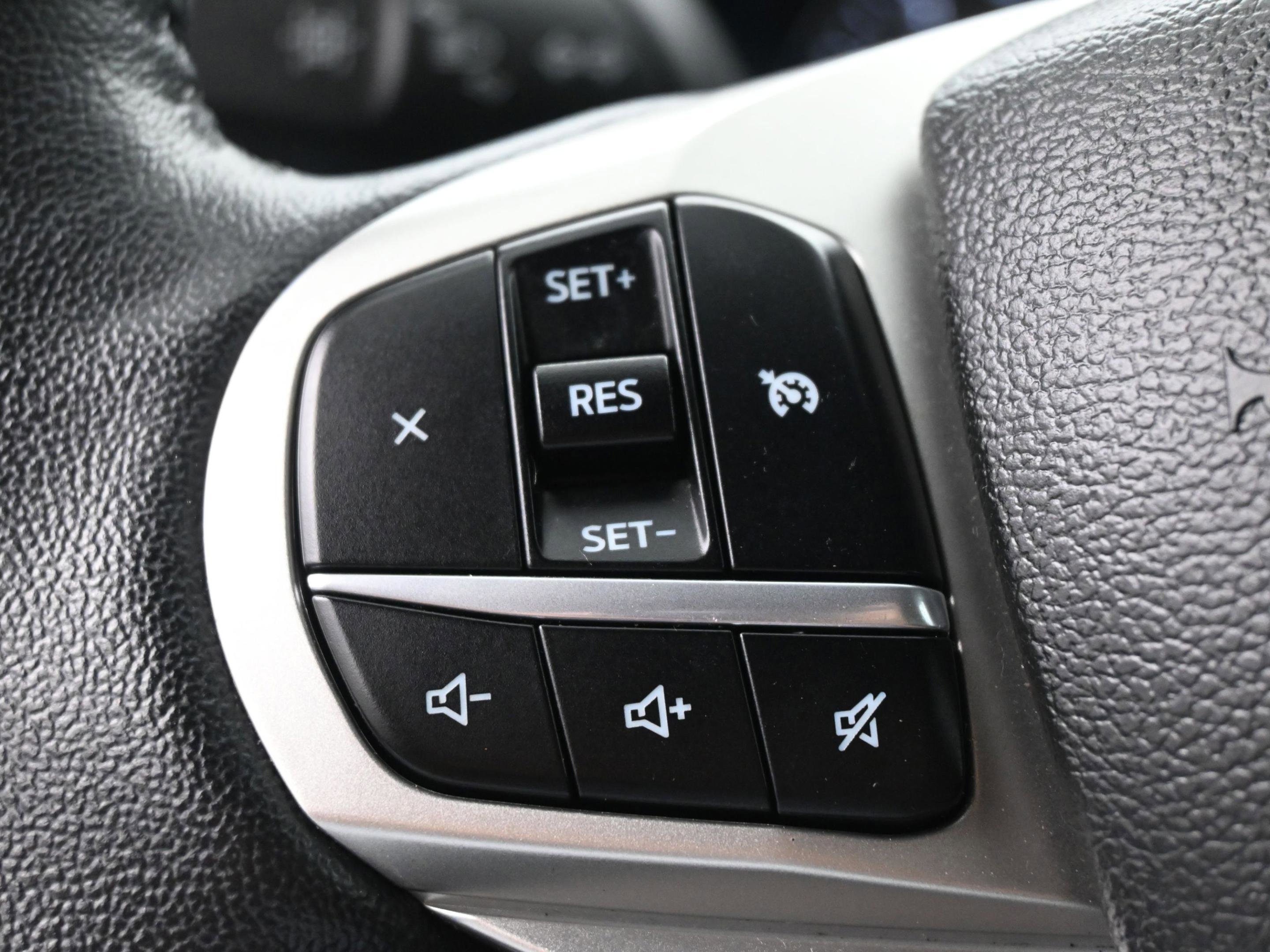 Used 2023 Ford Explorer XLT RWD image 18