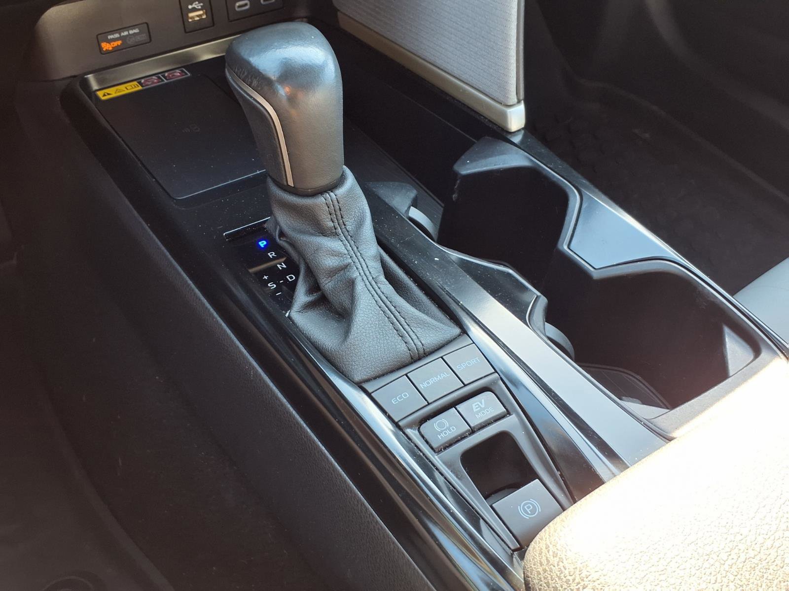 Used 2025 Toyota Camry SE w/ Multimedia Upgrade Package FWD image 13