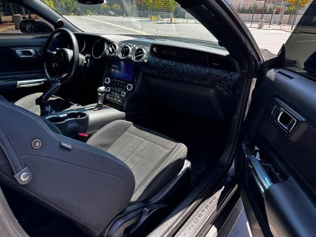 Used 2020 Ford Mustang Coupe RWD image 24