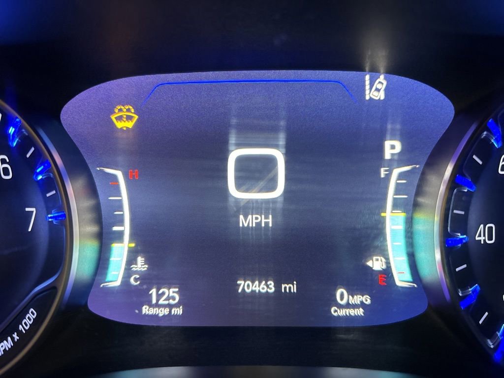 Used 2023 Chrysler Pacifica Touring-L image 13