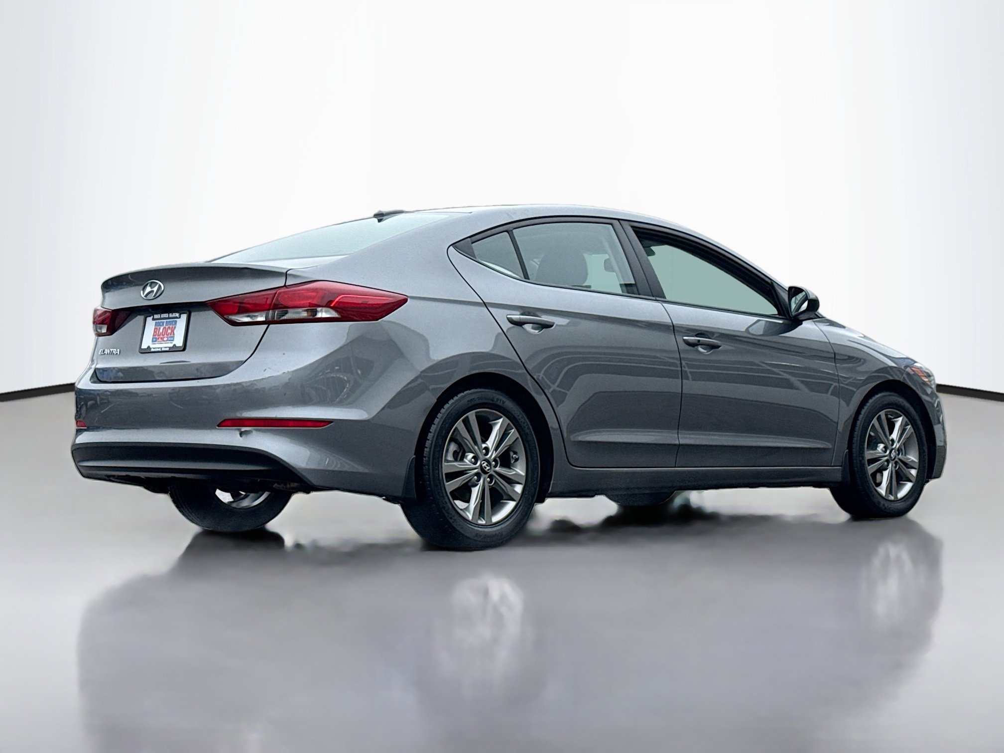 Used 2018 Hyundai Elantra Value Edition image 2