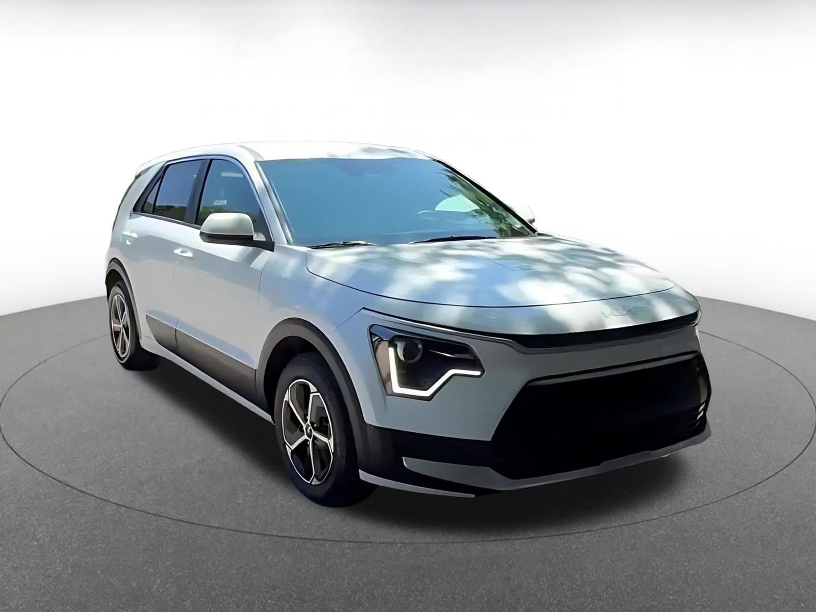 Used 2026 Kia Niro LX FWD image 3