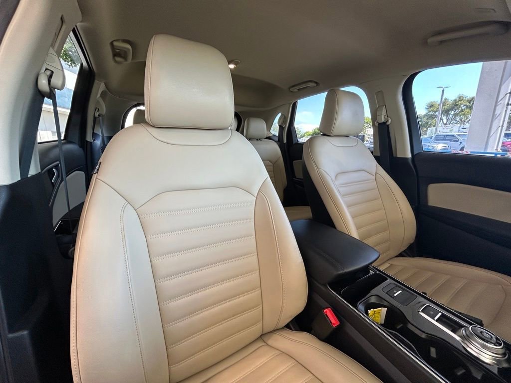 Used 2020 Ford Edge SEL w/ Cold Weather Package FWD image 27