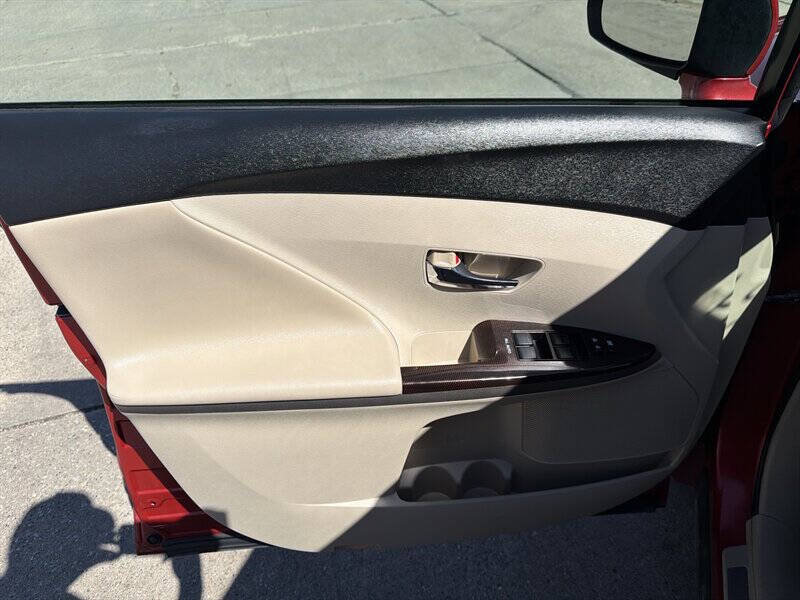 Used 2009 Toyota Venza FWD image 14