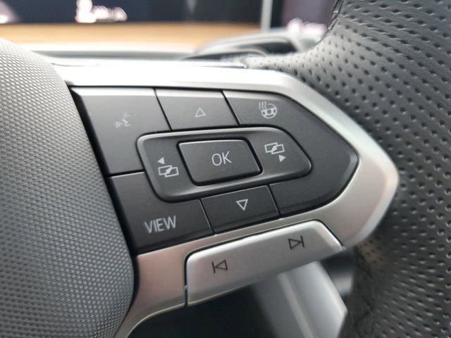 New 2026 Volkswagen Tiguan SEL R-Line image 29