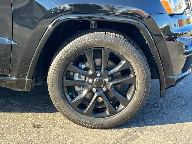 Used 2022 Jeep Grand Cherokee Laredo X image 12