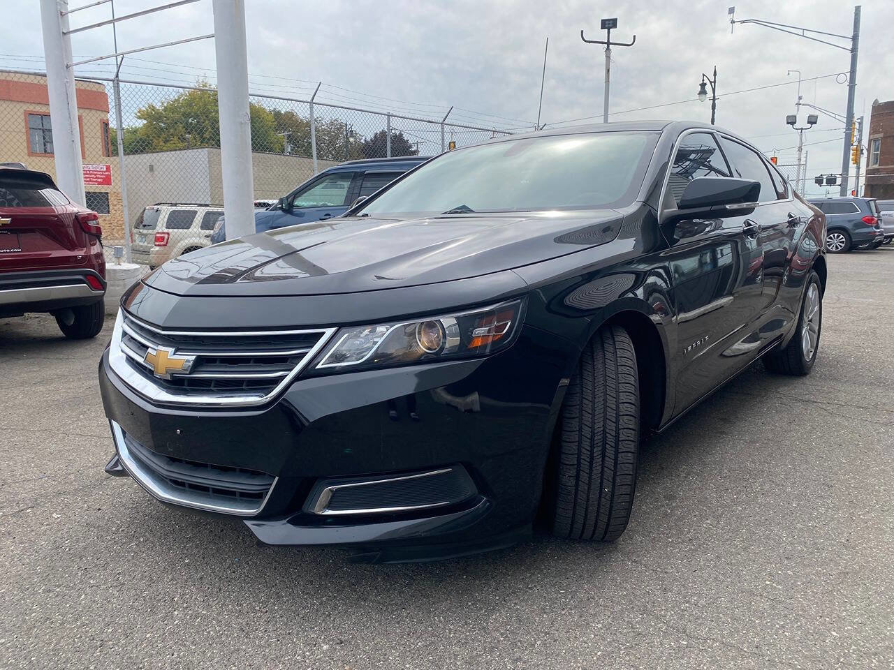 Used 2017 Chevrolet Impala LT image 2