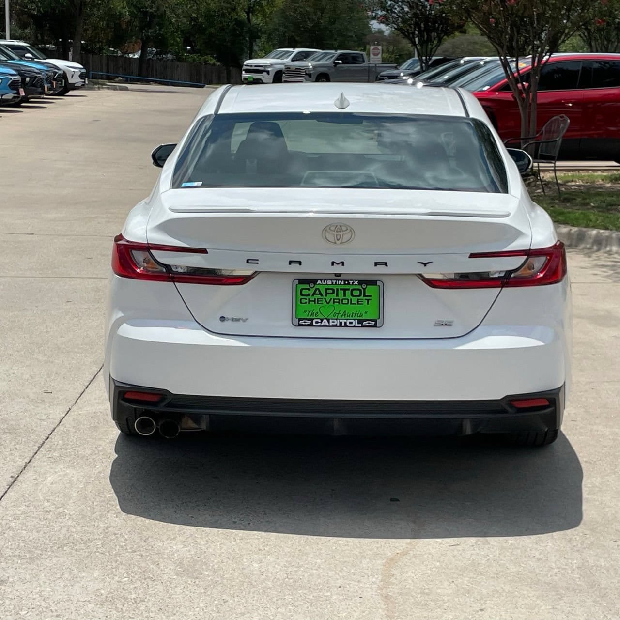 Used 2025 Toyota Camry SE FWD image 5