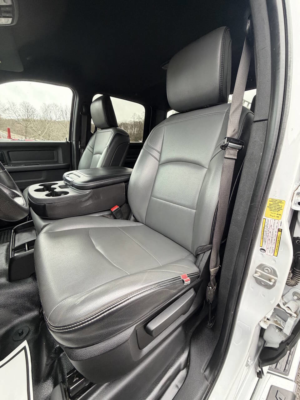 Used 2022 RAM 2500 Tradesman w/ Chrome Appearance Group image 31